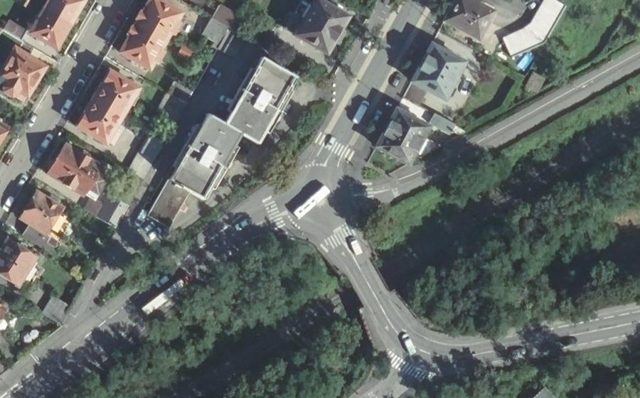 Vue aérienne du Rond-point anonyme n°23064085