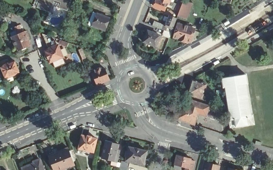Vue aérienne du Rond-point anonyme n°23066694