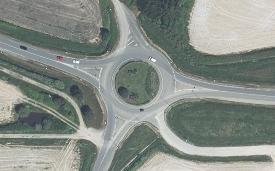 Vue aérienne du Rond-point anonyme n°23069138