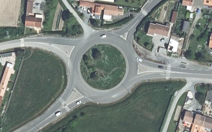 Vue aérienne du Rond-point anonyme n°23069145