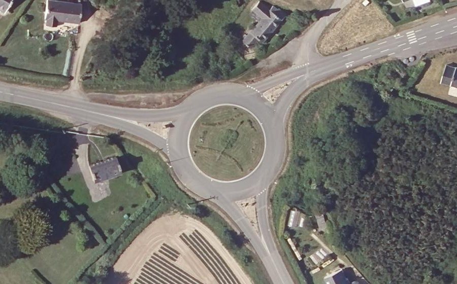 Vue aérienne du Rond-point anonyme n°23071044