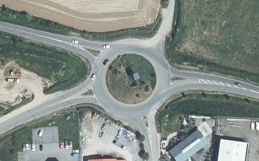 Vue aérienne du Rond-point anonyme n°23071469