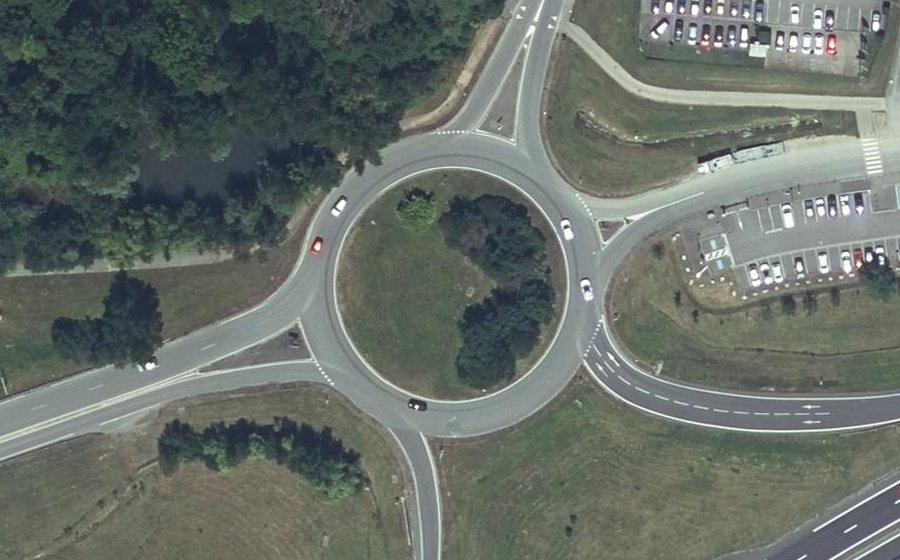 Vue aérienne du Rond-point anonyme n°23076340