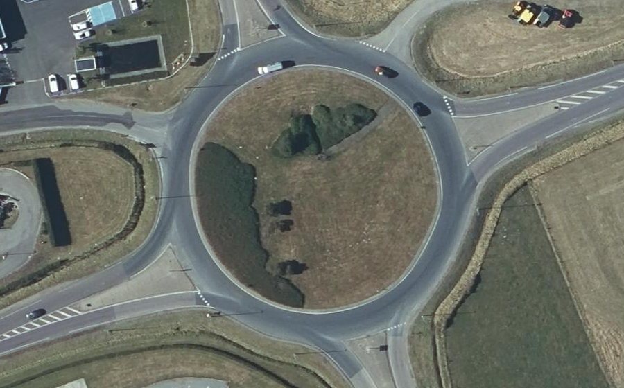 Vue aérienne du Rond-point anonyme n°23076646