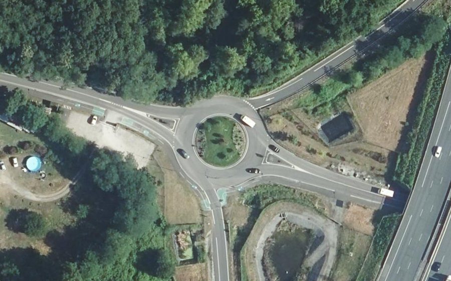 Vue aérienne du Rond-point anonyme n°23083042