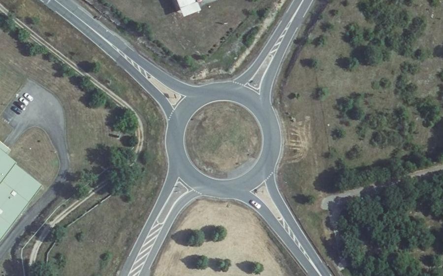 Vue aérienne du Rond-point anonyme n°23084575