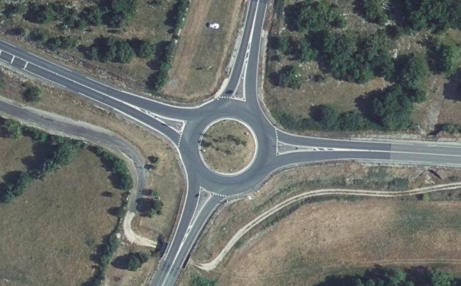 Vue aérienne du Rond-point anonyme n°23085133