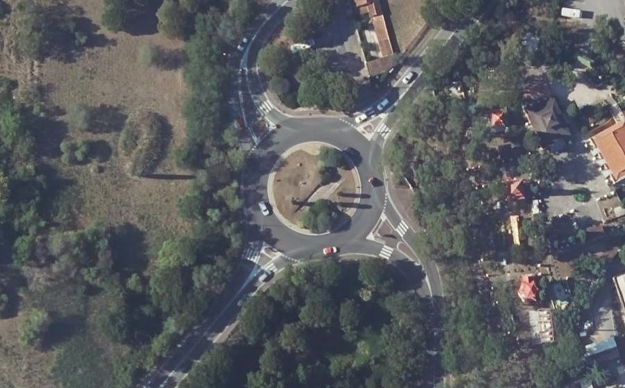 Vue aérienne du Rond-point anonyme n°23085673