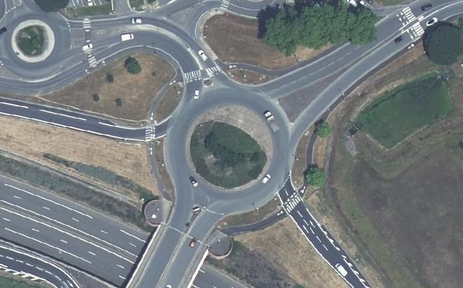 Vue aérienne du Rond-point anonyme n°23092694