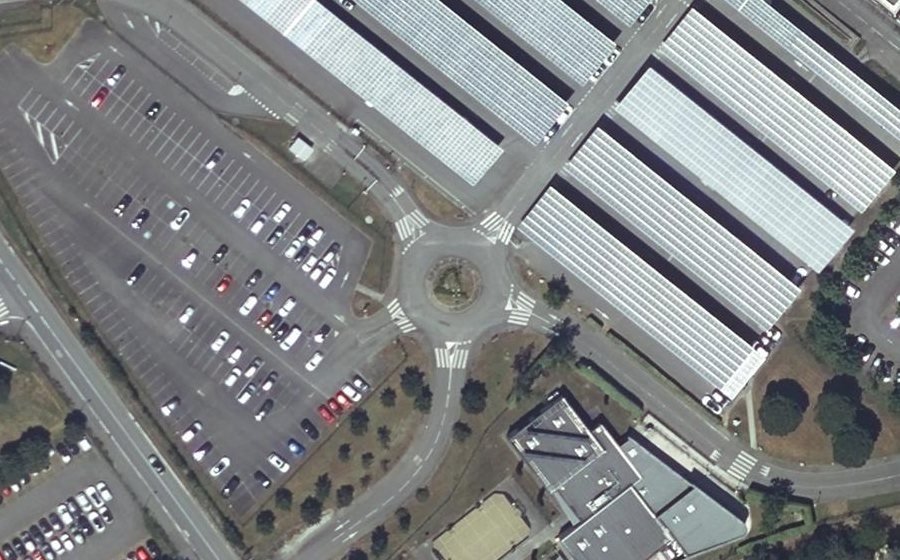 Vue aérienne du Rond-point anonyme n°23092859