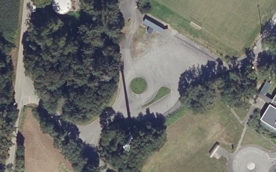 Vue aérienne du Rond-point anonyme n°230998275