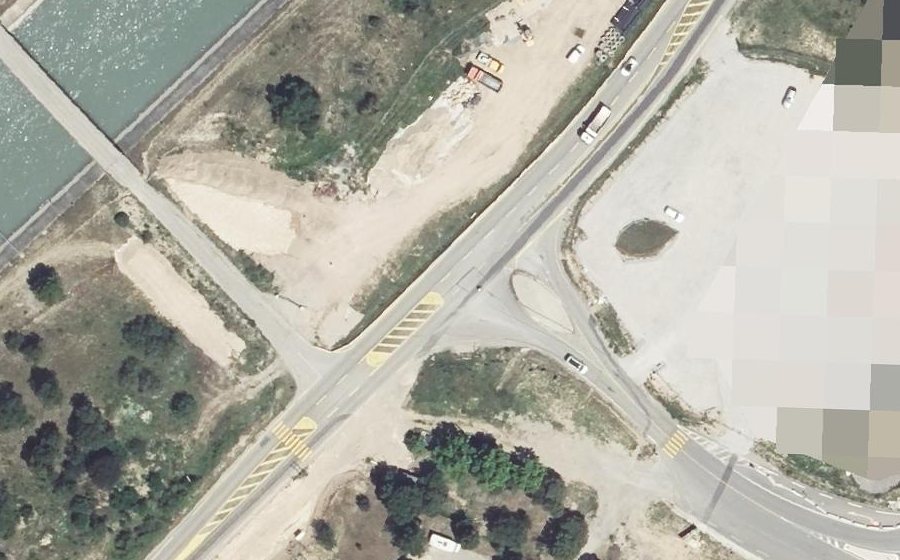 Vue aérienne du Rond-point anonyme n°231038310