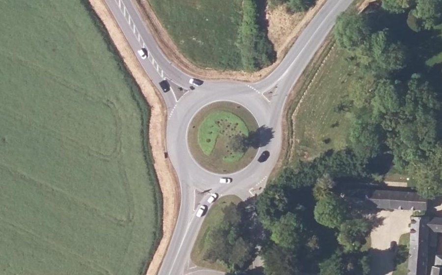Vue aérienne du Rond-point anonyme n°23114550