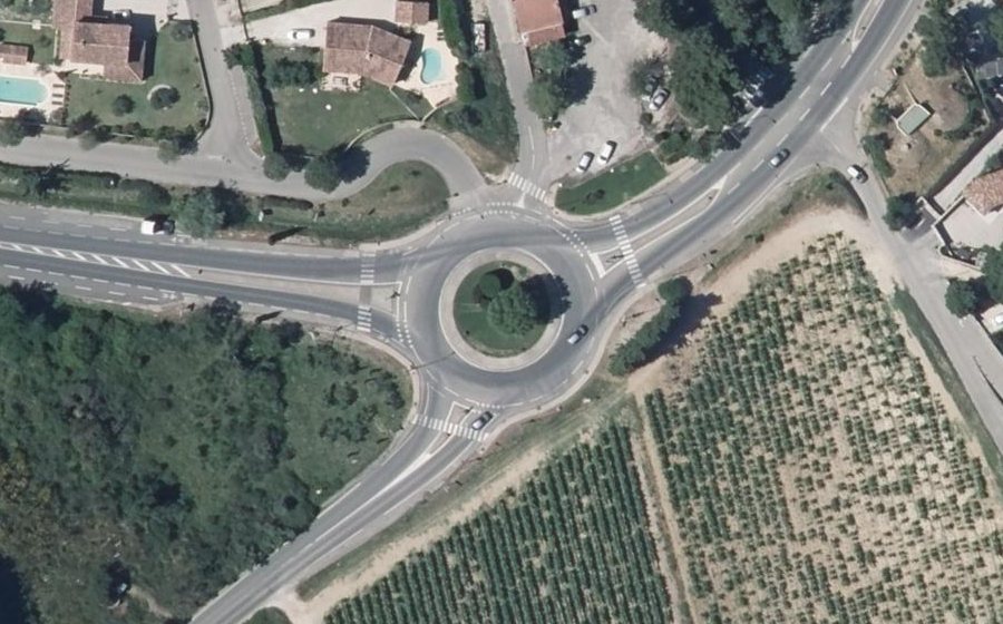 Vue aérienne du Rond-point anonyme n°23119662