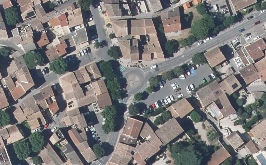 Vue aérienne du Rond-point anonyme n°23119668
