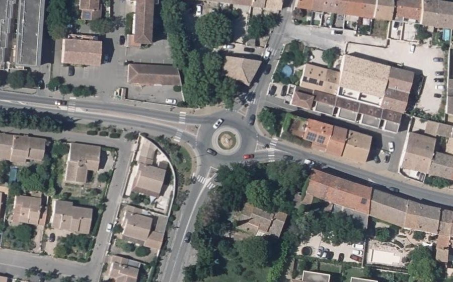 Vue aérienne du Rond-point anonyme n°23119832