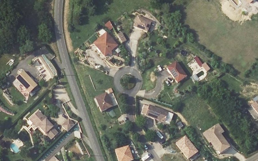 Vue aérienne du Rond-point anonyme n°231233425
