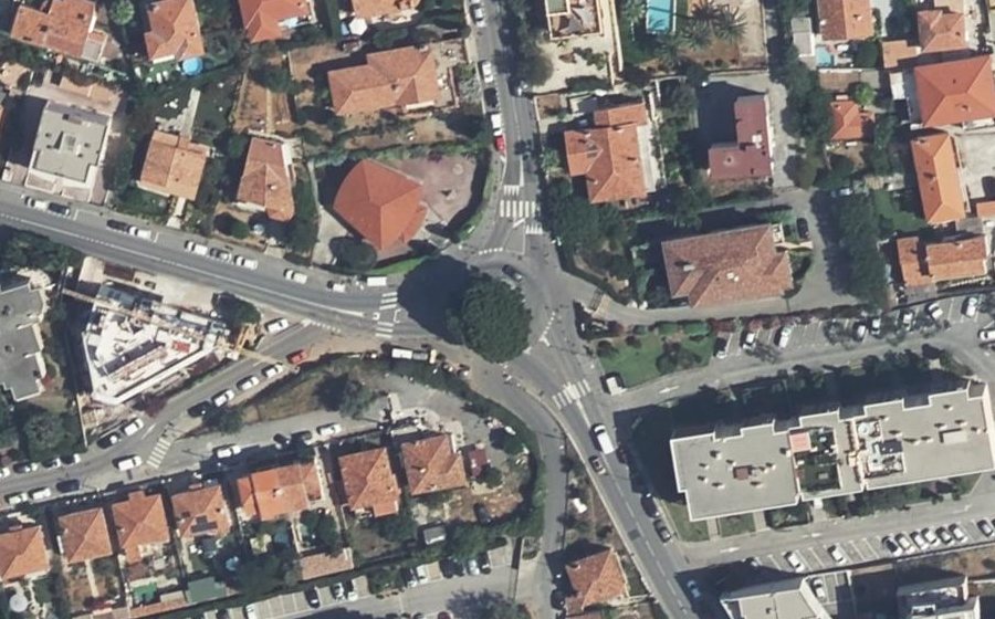 Vue aérienne du Rond-point anonyme n°23134847