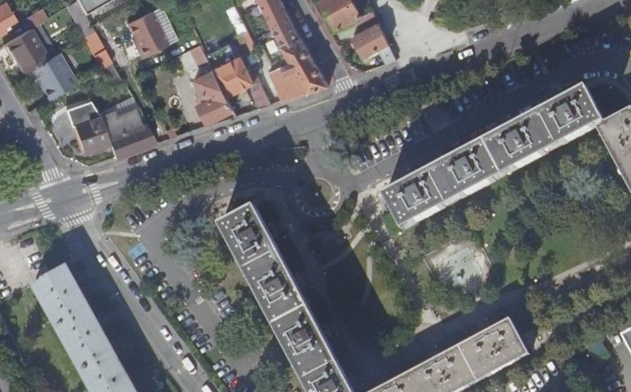 Vue aérienne du Rond-point anonyme n°231363124