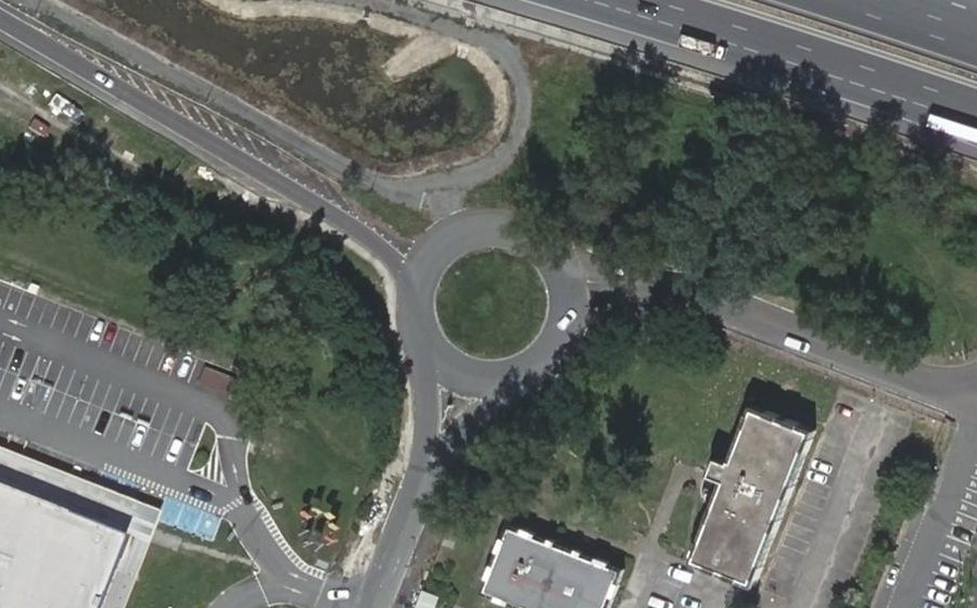 Vue aérienne du Rond-point anonyme n°23137119