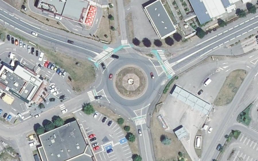 Vue aérienne du Rond-point anonyme n°23138943