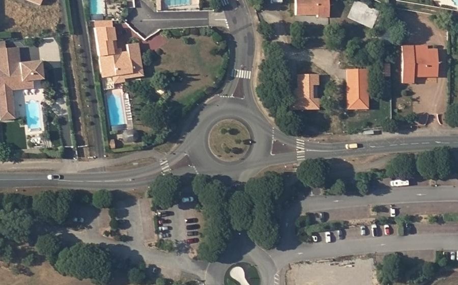Vue aérienne du Rond-point anonyme n°231424203