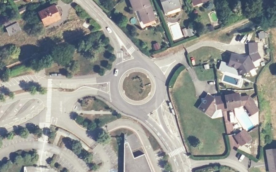 Vue aérienne du Rond-point anonyme n°23153061