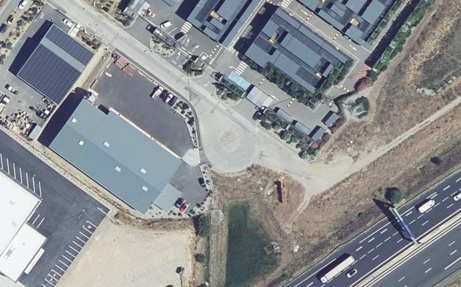 Vue aérienne du Rond-point anonyme n°231536936