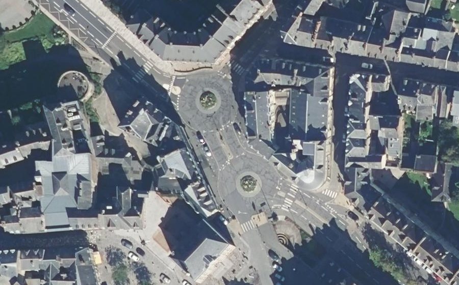 Vue aérienne du Rond-point anonyme n°23155269