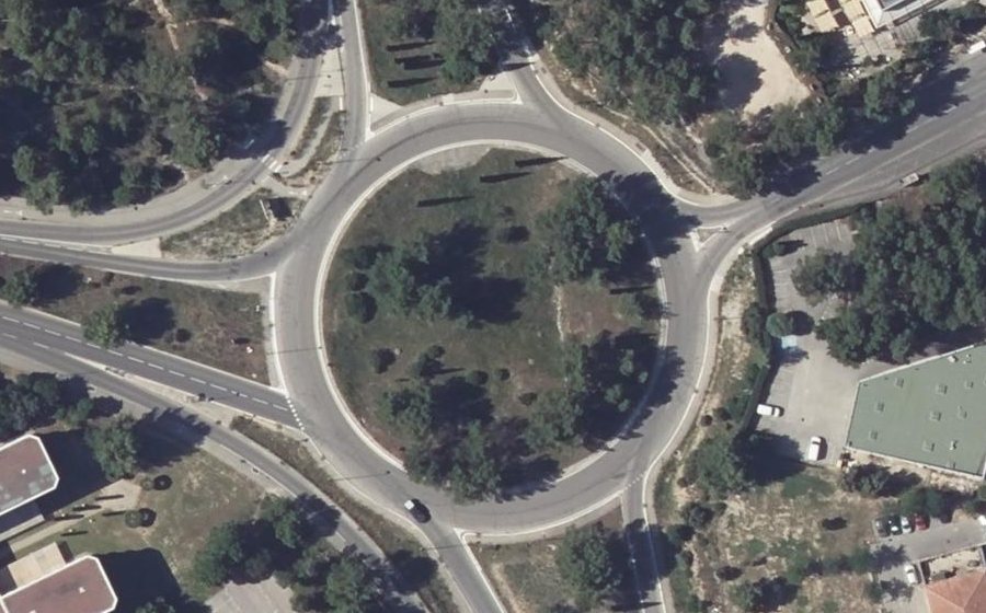 Vue aérienne du Rond-point anonyme n°23157057