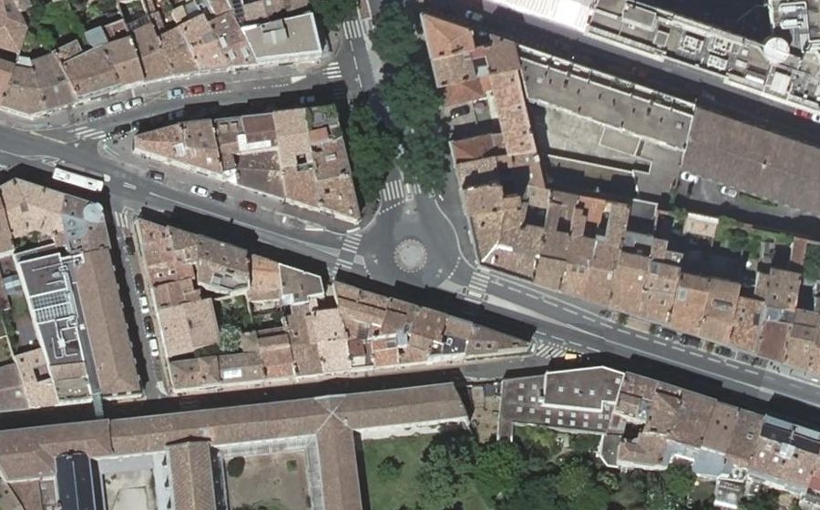 Vue aérienne du Rond-point anonyme n°23157811