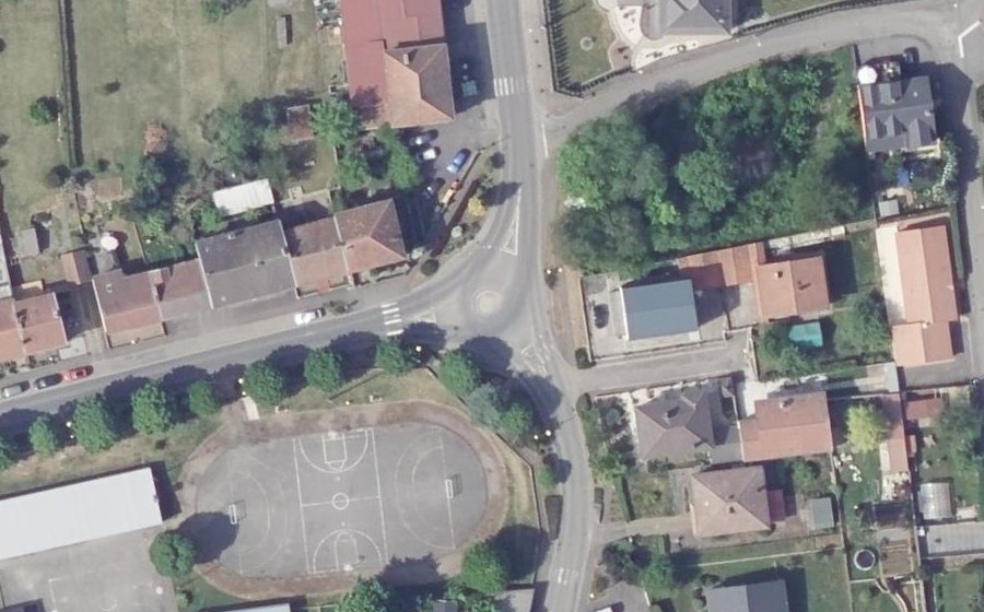 Vue aérienne du Rond-point anonyme n°23165169