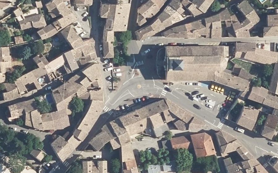 Vue aérienne du Rond-point anonyme n°23168848