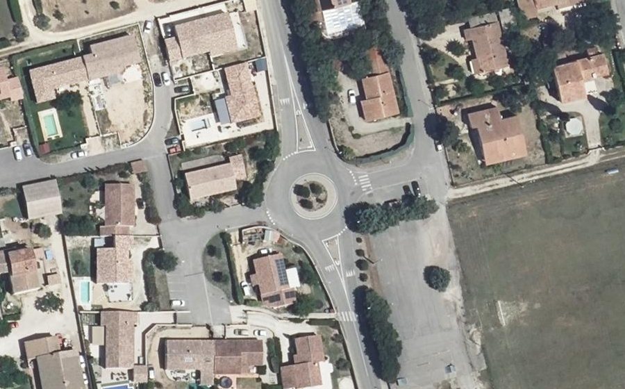 Vue aérienne du Rond-point anonyme n°23168860