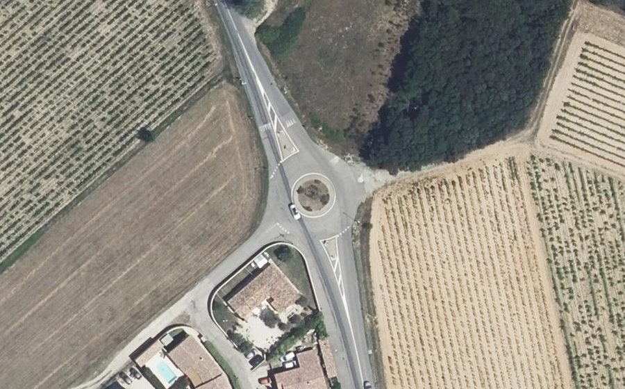 Vue aérienne du Rond-point anonyme n°23168862