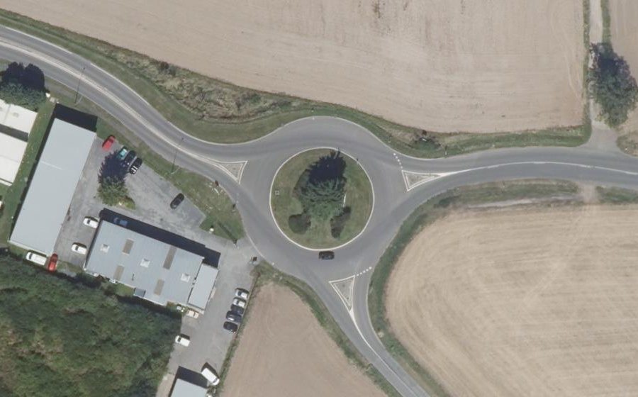 Vue aérienne du Rond-point anonyme n°23174769