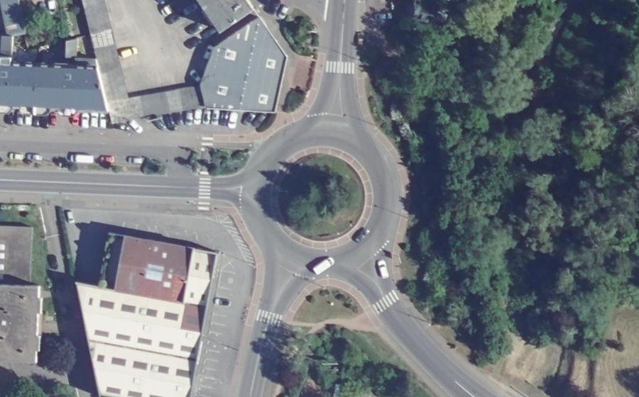 Vue aérienne du Rond-point anonyme n°23175840