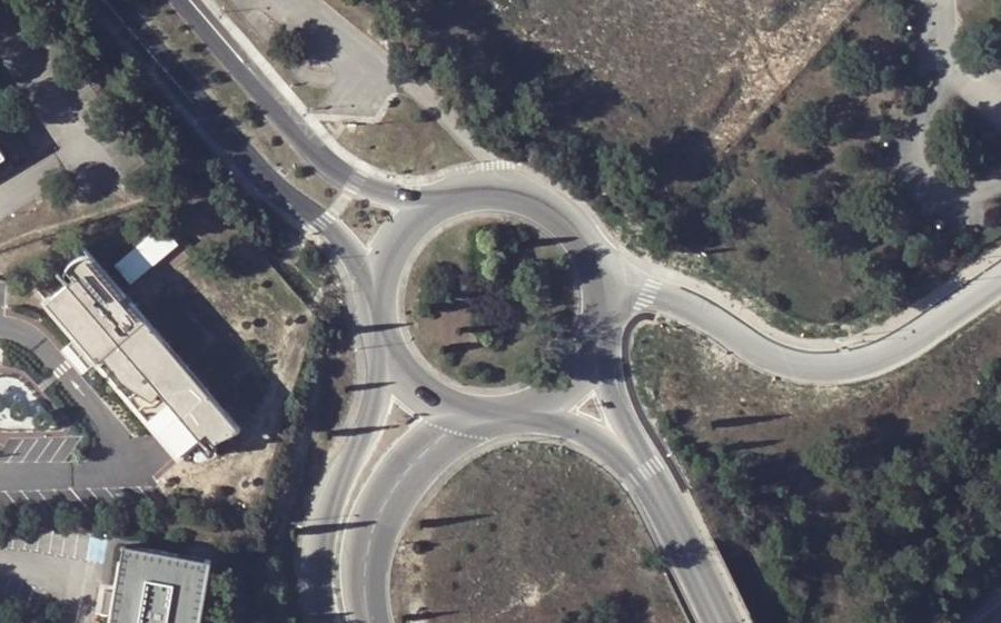 Vue aérienne du Rond-point anonyme n°23176784