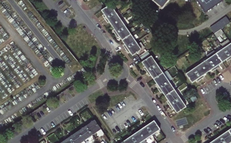 Vue aérienne du Rond-point anonyme n°231798627
