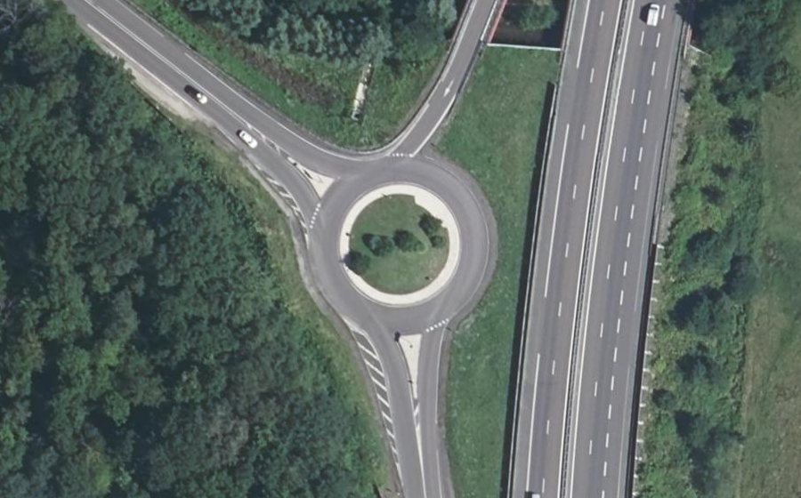 Vue aérienne du Rond-point anonyme n°231901070