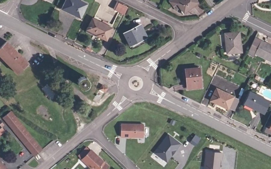 Vue aérienne du Rond-point anonyme n°231903039