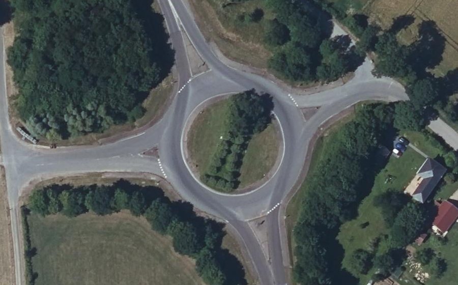 Vue aérienne du Rond-point anonyme n°23193682