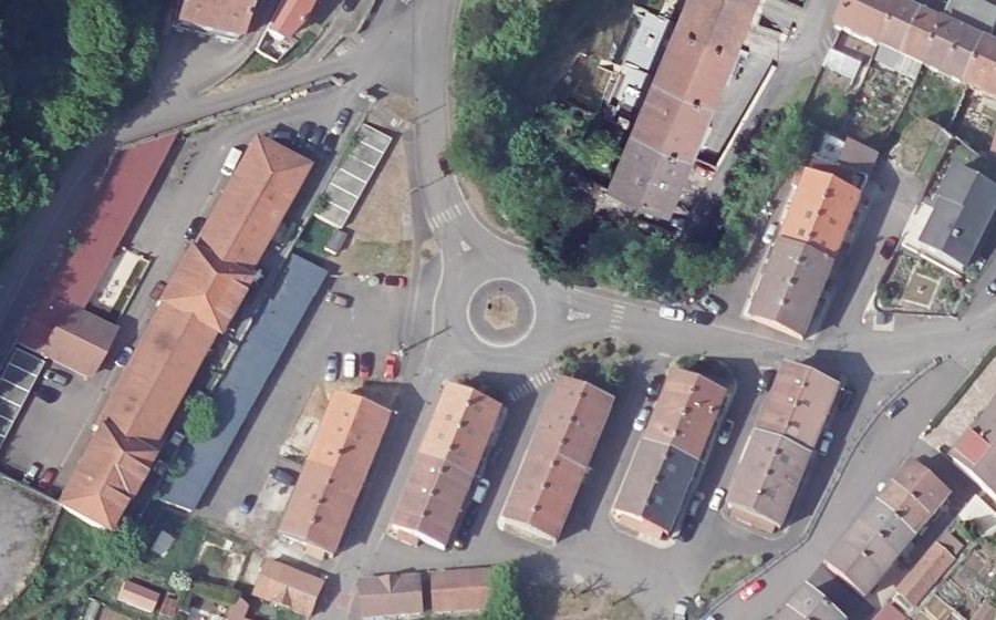 Vue aérienne du Rond-point anonyme n°23198004