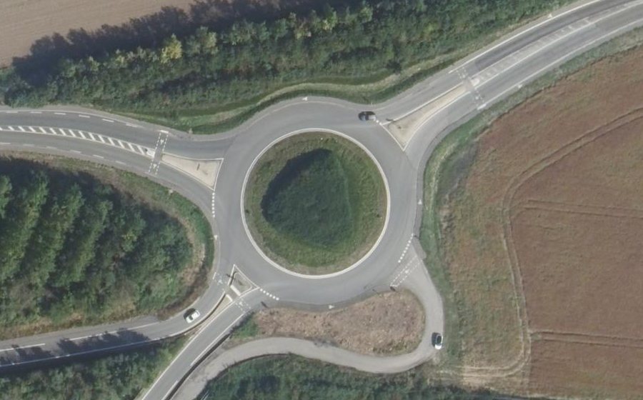 Vue aérienne du Rond-point anonyme n°23200219