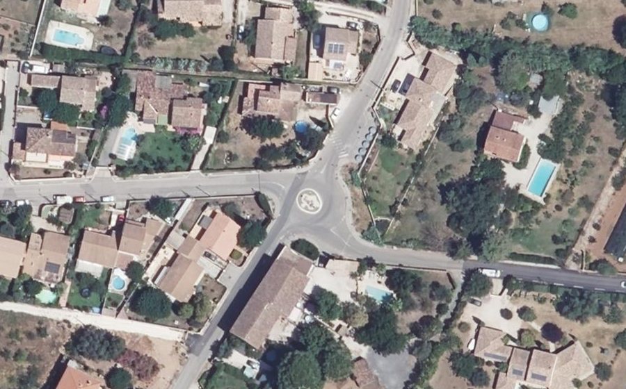 Vue aérienne du Rond-point anonyme n°232005773