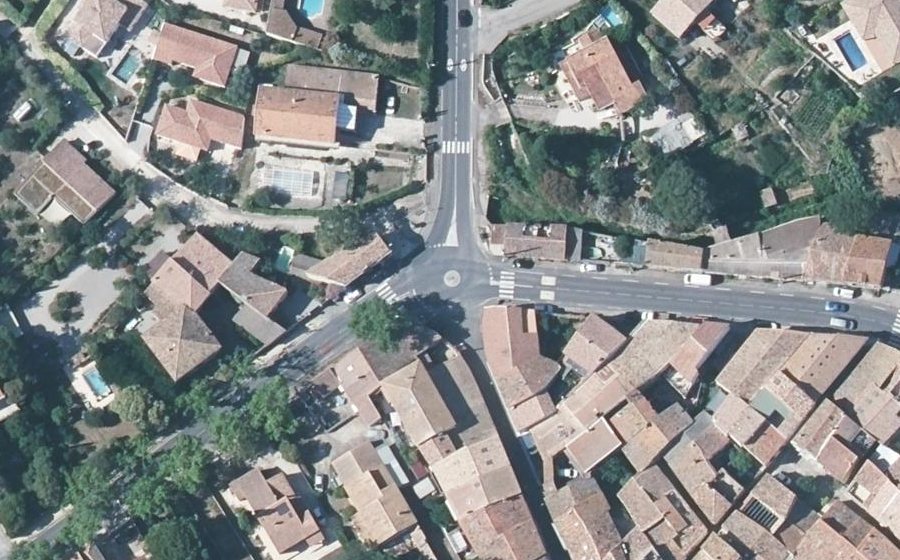 Vue aérienne du Rond-point anonyme n°232008694