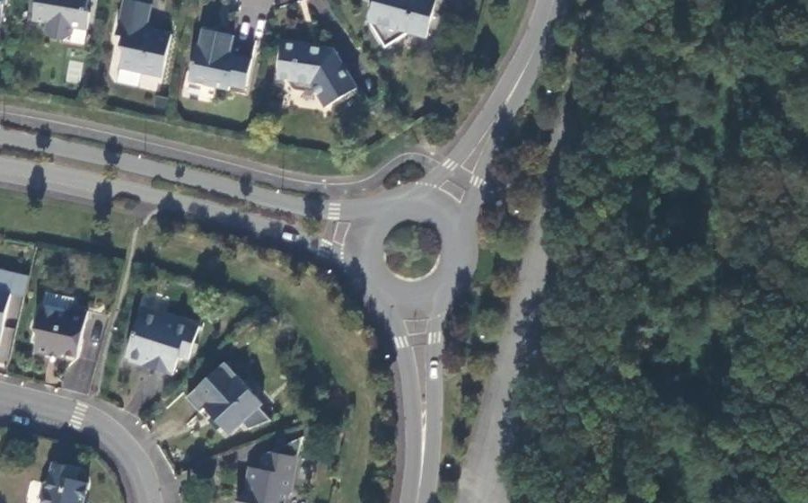 Vue aérienne du Rond-point anonyme n°23204071