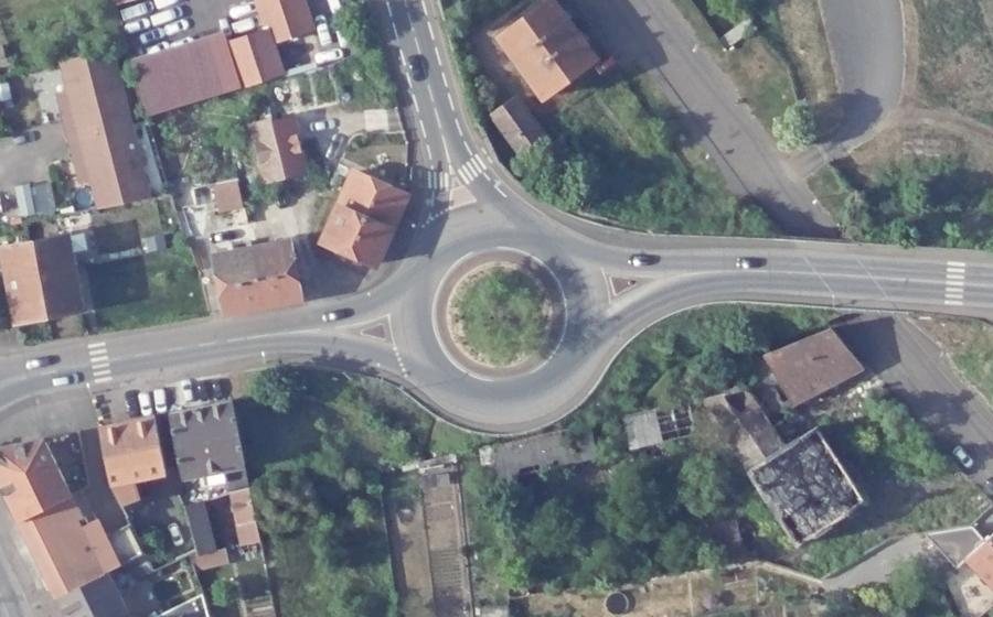 Vue aérienne du Rond-point anonyme n°23207086