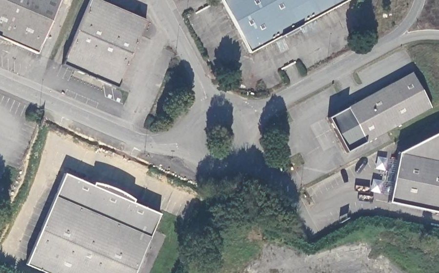 Vue aérienne du Rond-point anonyme n°23212788