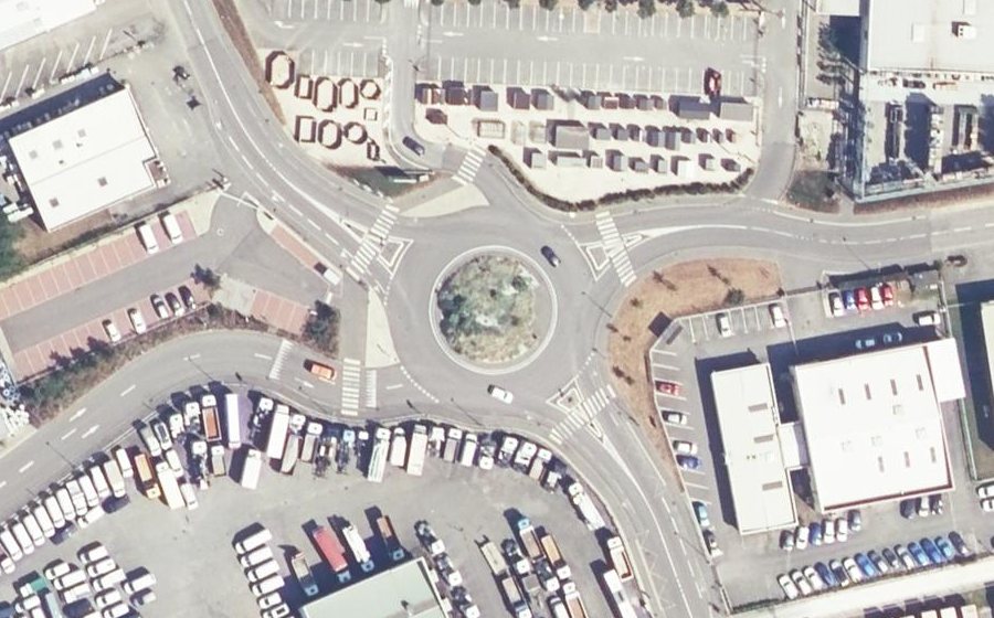 Vue aérienne du Rond-point anonyme n°23216635